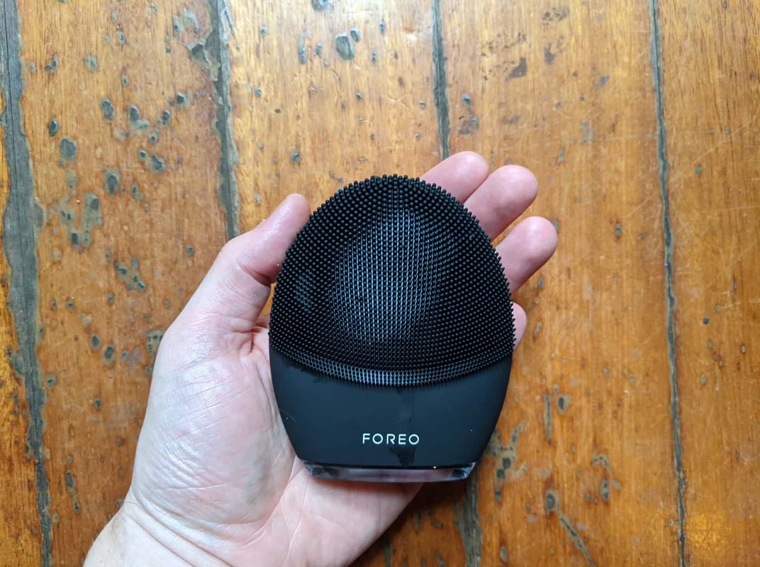 Foreo Luna 3 Men Being Used