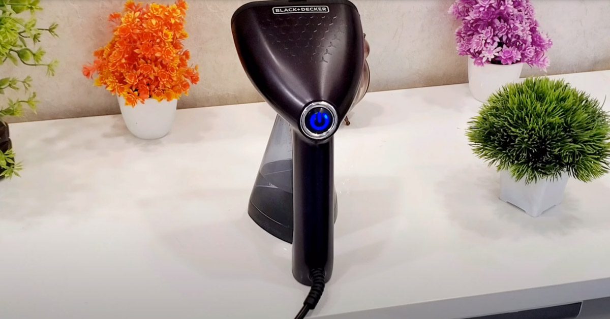 Reviewing the Black Decker 1300W Garment Steamer in person