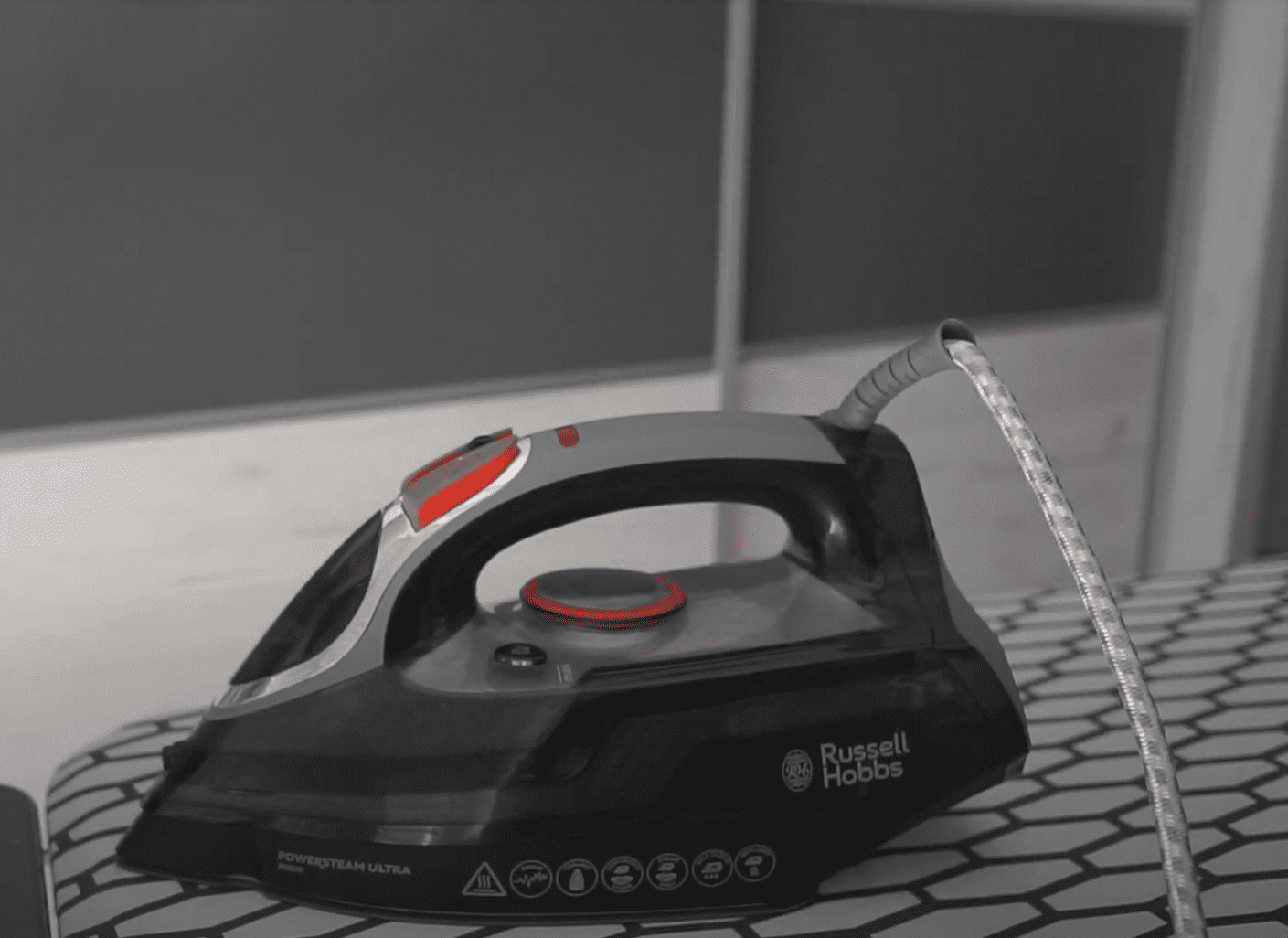 The 8 Best Steam Irons Available in Australia 2024 - Mr Gadget